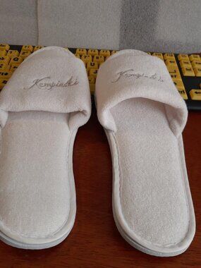 NEW BAG ! Kempinski  Hotel House Slipper White